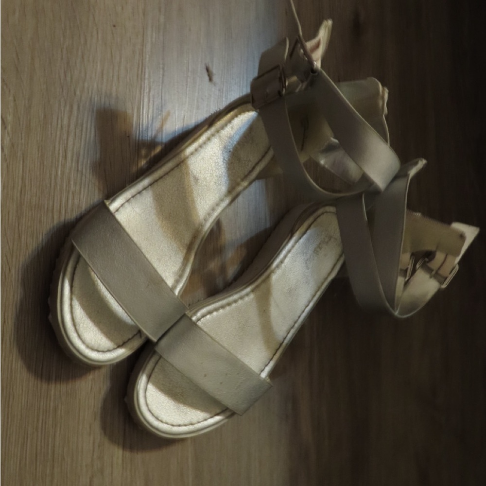 Super cute summer sandals
